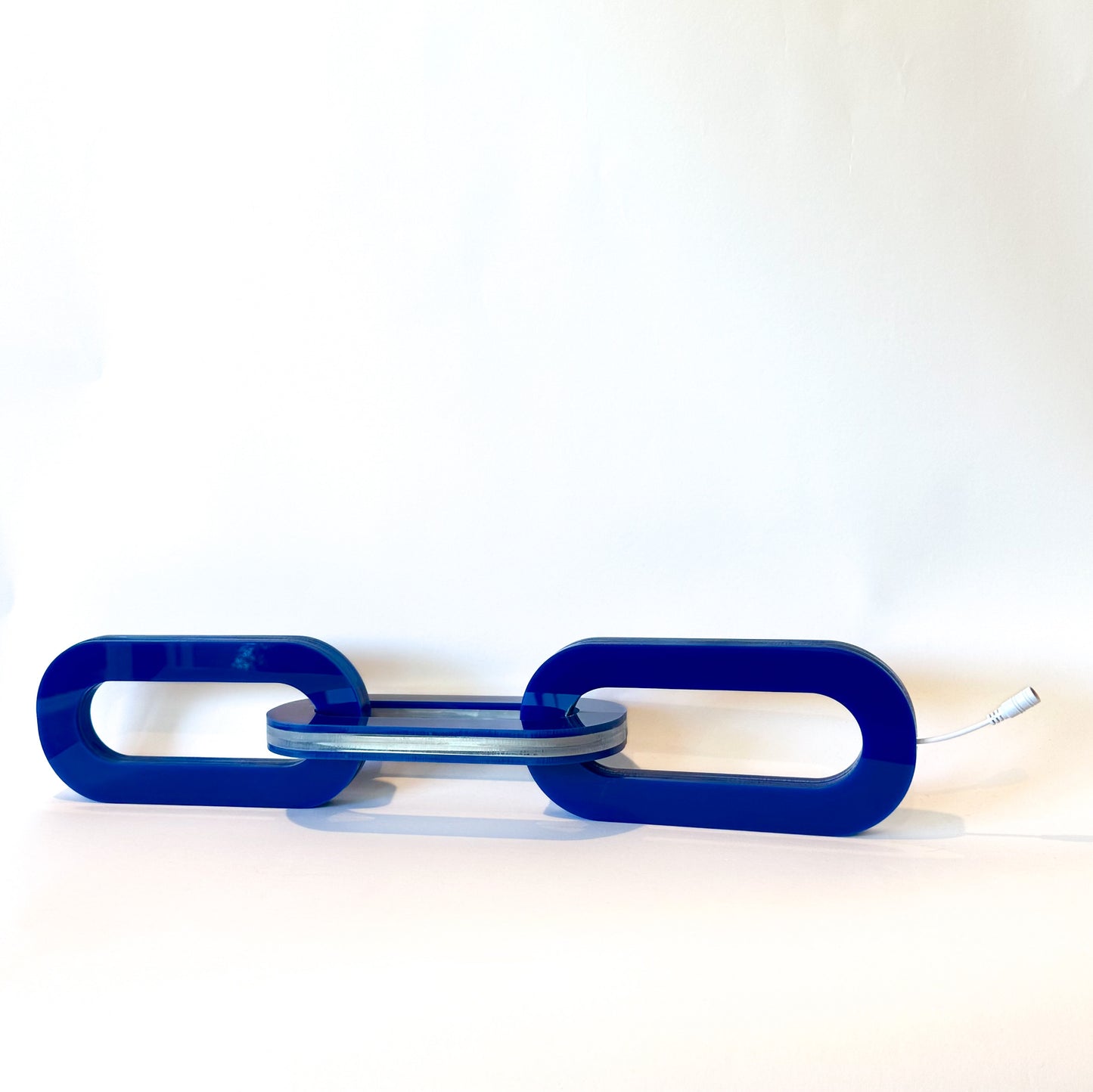 ELECTRIC LUCITE CHAIN LAMP