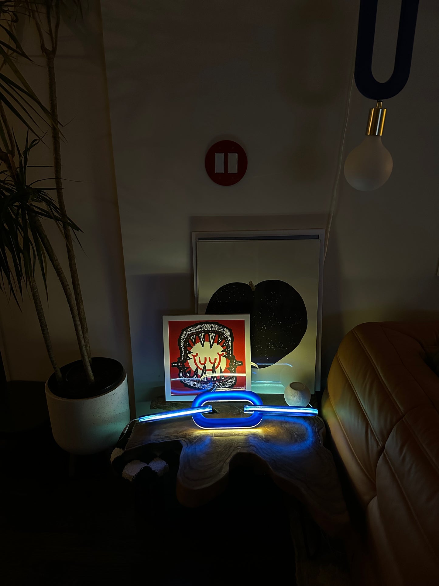 ELECTRIC LUCITE CHAIN LAMP
